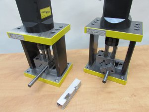 Machine voor aluminium zonwering