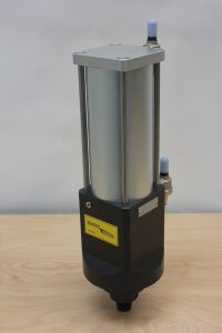 KC20 hydropneumatische krachtcilinder voorkant