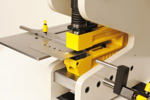 Cframe voor ponsbeugels